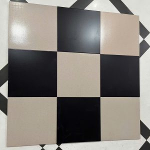 GẠCH 40×40 MÀU KEM ĐEN XƯƠNG ĐÁ ĐỒNG CHẤT MEN MỜ LOẠI 1